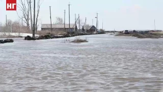 В п. Севастополь Сарыкольского района вода с полей затопила дома и подворья