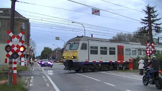 Spoorwegovergang Haacht (B) // Railroad crossing // Passage à niveau