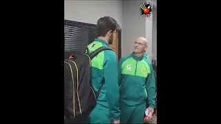 Gary Kirsten meeting with pak cricketers before start practice session