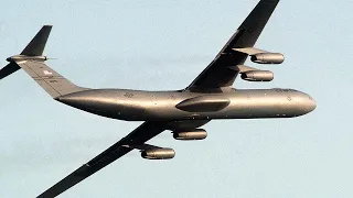 Lockheed C-141 Starlifter