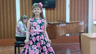 Карпунина Ева. 8 лет. "Детская музыкальная школа 12". г.Ленинск-Кузнецкий. Я.Дубравин "Капельки".