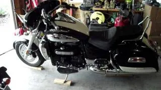 Oil Change Triumph Rocket III Part 1