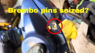 QUICK TIP : How to remove REALLY STUCK OR SEIZED brake pins on Brembo brakes (BMW , Benz, Audi)