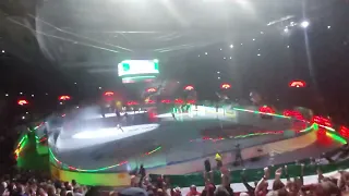 Se När Lillasyster Spelar "Till Scandinavium" Live Inför Fullsatt Scandinavium