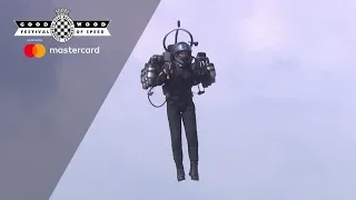Incredible jet pack flies over Goodwood hill
