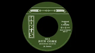 Run Come & Version - Ronnie Davis (Horus Records HRV-117)