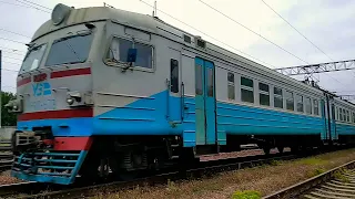 Электропоезд ЕР9Т-673 №6308 Чернигов-Нежин подаётся на посадку