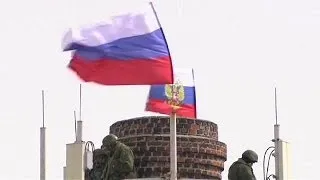 Le drapeau russe flotte sur deux bases ukrainiennes de Crimée