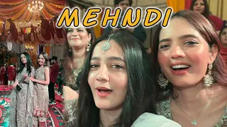 Finally mehndi hogai 🥳 sab ney dance kiya 💃 hum late hogye | hall bnd hogya | Rabia Faisal