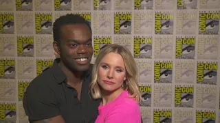 SDCC 2019 - The Good place - Itw Kristen Bell and William Jackson Harper  (official video)