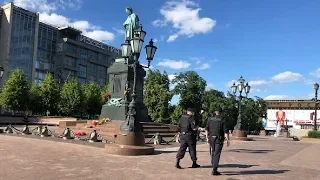 Поправки в Конституцию РФ: «За» или «Против».Опрос в Москве / LIVE 29.06.20