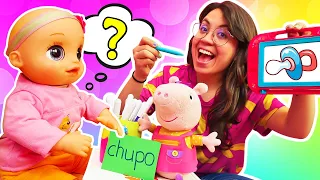 ¡Vamos a jugar a la escuela! Vídeos con la muñeca bebé Alive y Peppa Pig de juguete
