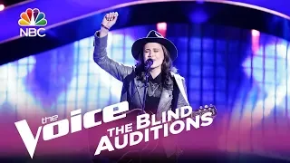 The Voice 2017 Blind Audition - Whitney Fenimore: "Hold on, We're Going Home"