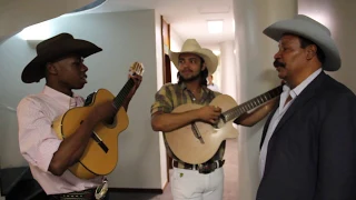 Lucas Reis & Thácio Cândido cantando com João Mulato