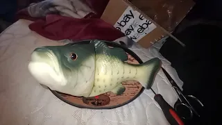 my first unboxing video unboxing a Big mouth Billy Bass