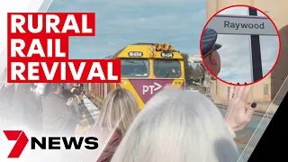Victorian country town gets its train station back after 42 years | 7NEWS