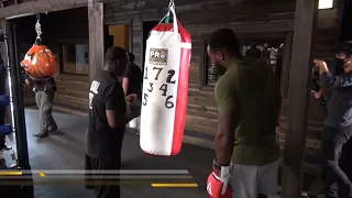 Mike TYSON & Cus punching water bag with numbers