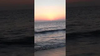 Puesta de sol en la playa (sonidos del mar)...agrabe video corto de las olas de la playa
