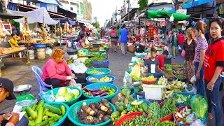 Cambodian Routine Foods & lifestyle @ Century Market - Pineapple, Duck,Seafood, Dessert,Raw Meat,etc