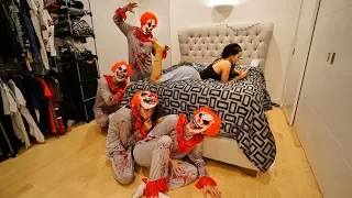 CRAZY CLOWN PRANK ON GIRLFRIEND!