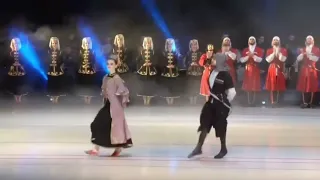 Kabardinka and Nalmes together: Circassian dance Laparishe | Кабардинка & Нальмэс: Убых лъапэрышэ