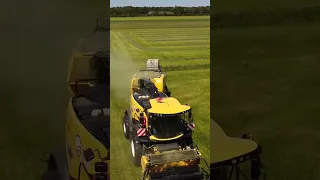 chopping grass and baling in one pass! #newholland  #grass #baling #forageharvester #hay