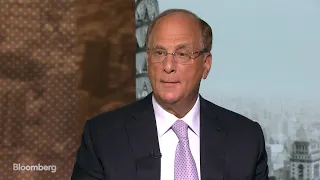 BlackRock's Fink Says Clients Aren’t Looking to Buy Cryptocurrency