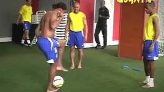 Ronaldinho, Robinho,Roberto Carlos - Joga Bonito