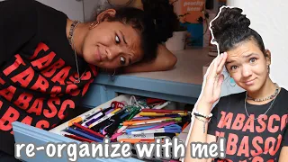 reorganize and clean my school desk with me!