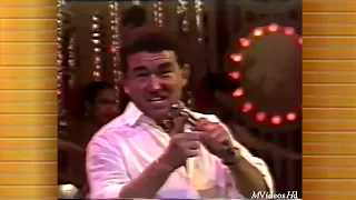 Amado Batista canta "Menininha meu amor" no Clube do Bolinha em 1985