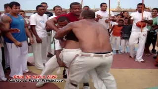 Roda de capoeira no Marco zero Recife-PE. Parte 4