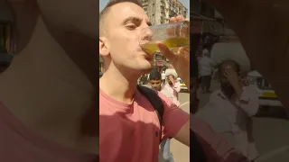 Drinking Tap Water Juice in Dharavi Slum 🇮🇳 #india #travel #streetfood