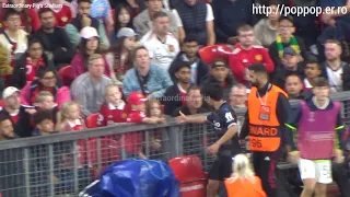 Substitution Change,Kubo Takefusa hold kid fan's hand from Manchester United 20220908