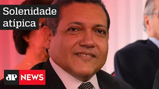 Kassio Nunes toma posse no STF em solenidade de 15 minutos