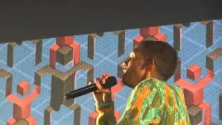 Stromae - papaoutai - forest national 4.04.14