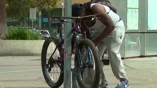 Watch How Long It Takes For A Thief To Snatch A Locked Bicycle