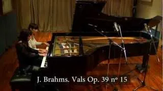 J. Brahms waltz nº 15 Op. 39 - Paula & Fabiana Chávez, piano 4 hands.