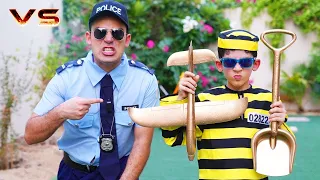 Jason y Alex juegan a la historia policial | Reglas de conducta para niños