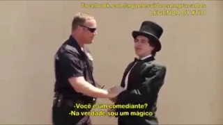 Magico Vs policial