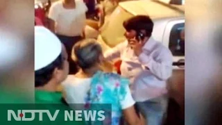 Woman police officer beaten up in Agra over parking dispute