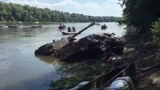 В Воронежской области подняли со дна реки редкий танк Т-34-76