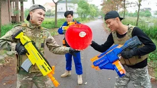 Battle Nerf War: Blue Police Nerf Guns Robbers Group FRUIT APPLE BATTLE