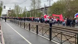 Барабанщики в шествии на 9 мая в Иркутске