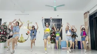 BOM BOM BOM-Zumba.Choreo: Nguyễn Tươi.Biểu diễn: Lớp Zumba ca 20h-21h T3-5-7.CLB Nguyễn Tươi Yoga-Zb