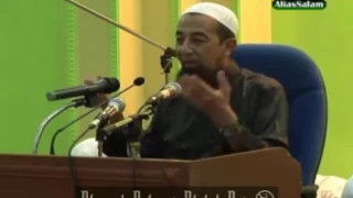 Ustaz Azhar Idrus - Selepas Doa Qunut Sapu Pada Muka