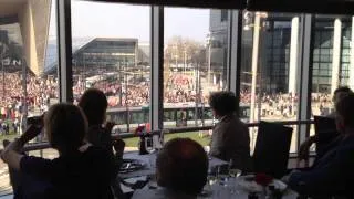 Binnenkomst Koning Willem Alexander Opening Rotterdam Centraal vanuit The Manhattan Brasserie