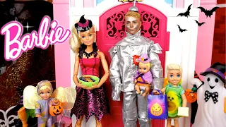 Barbie & Ken Family Fall Evening Routine Fun Baking & Halloweens DIY Costumes