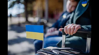 Українці за кордоном: як банки будують роботу з ними