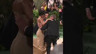 Tyla Gets Lifted Up Met Gala Stairs In Sand Sculptured Dress