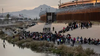 Record number of border crossings seen at US-Mexico border